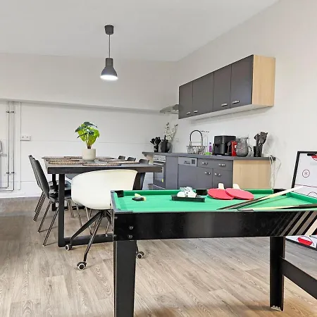 Industrie-gruppenloft Mit & Grillbereich Fuer Bis Zu 12 Personen *
