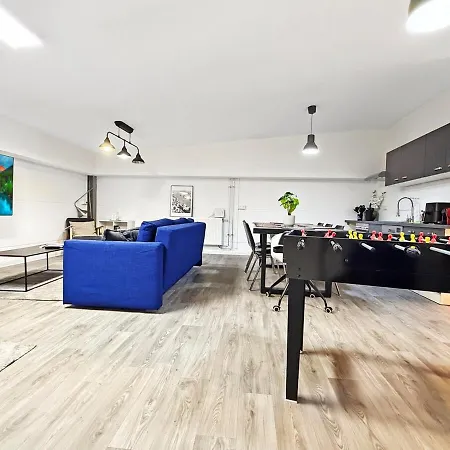Industrie-gruppenloft Mit & Grillbereich Fuer Bis Zu 12 Personen *