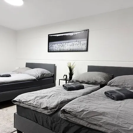 Industrie-gruppenloft Mit & Grillbereich Fuer Bis Zu 12 Personen 아파트 *
