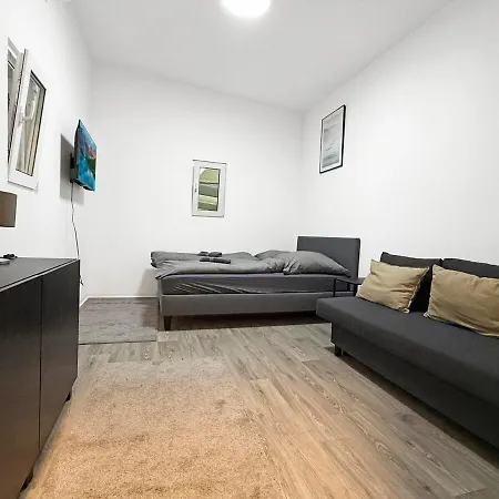 Industrie-gruppenloft Mit & Grillbereich Fuer Bis Zu 12 Personen *