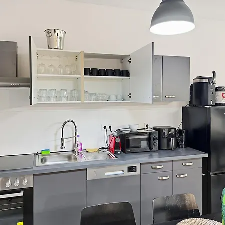 Industrie-gruppenloft Mit & Grillbereich Fuer Bis Zu 12 Personen *