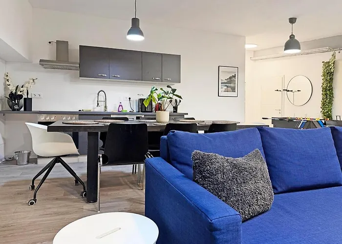 Industrie-gruppenloft Mit & Grillbereich Fuer Bis Zu 12 Personen